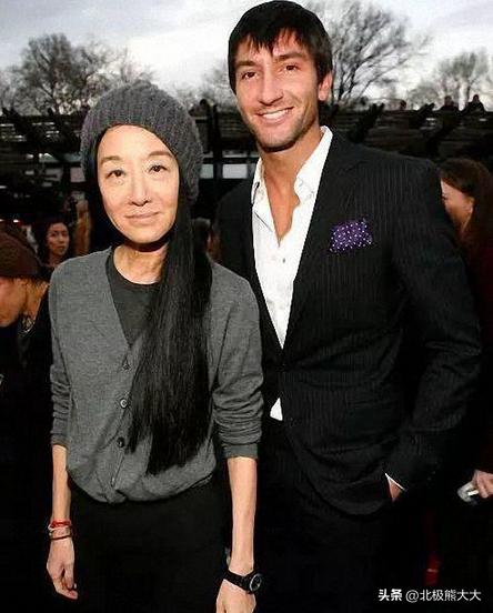 高龄富婆王薇薇为小男友抛弃丈夫,王薇薇老年照片