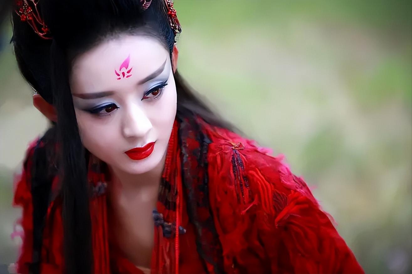 奇幻的变奏出现在21世纪初期，最为显著的标志是“仙侠剧”的盛行