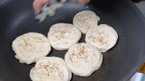 发面烧饼怎么做凉了也不硬,香酥发面烧饼制作方法