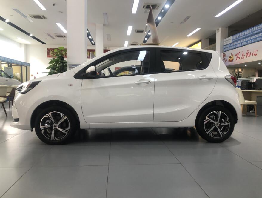 长安奔奔新能源e-star低配价格,新款长安奔奔e-star多彩款