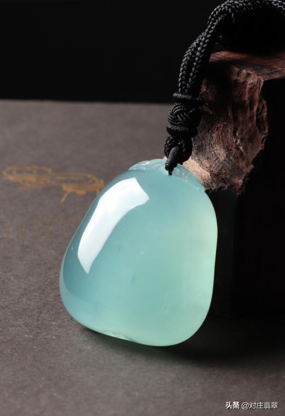 蓝水翡翠到底能不能买？缅甸蓝水跟危料怎么区别？