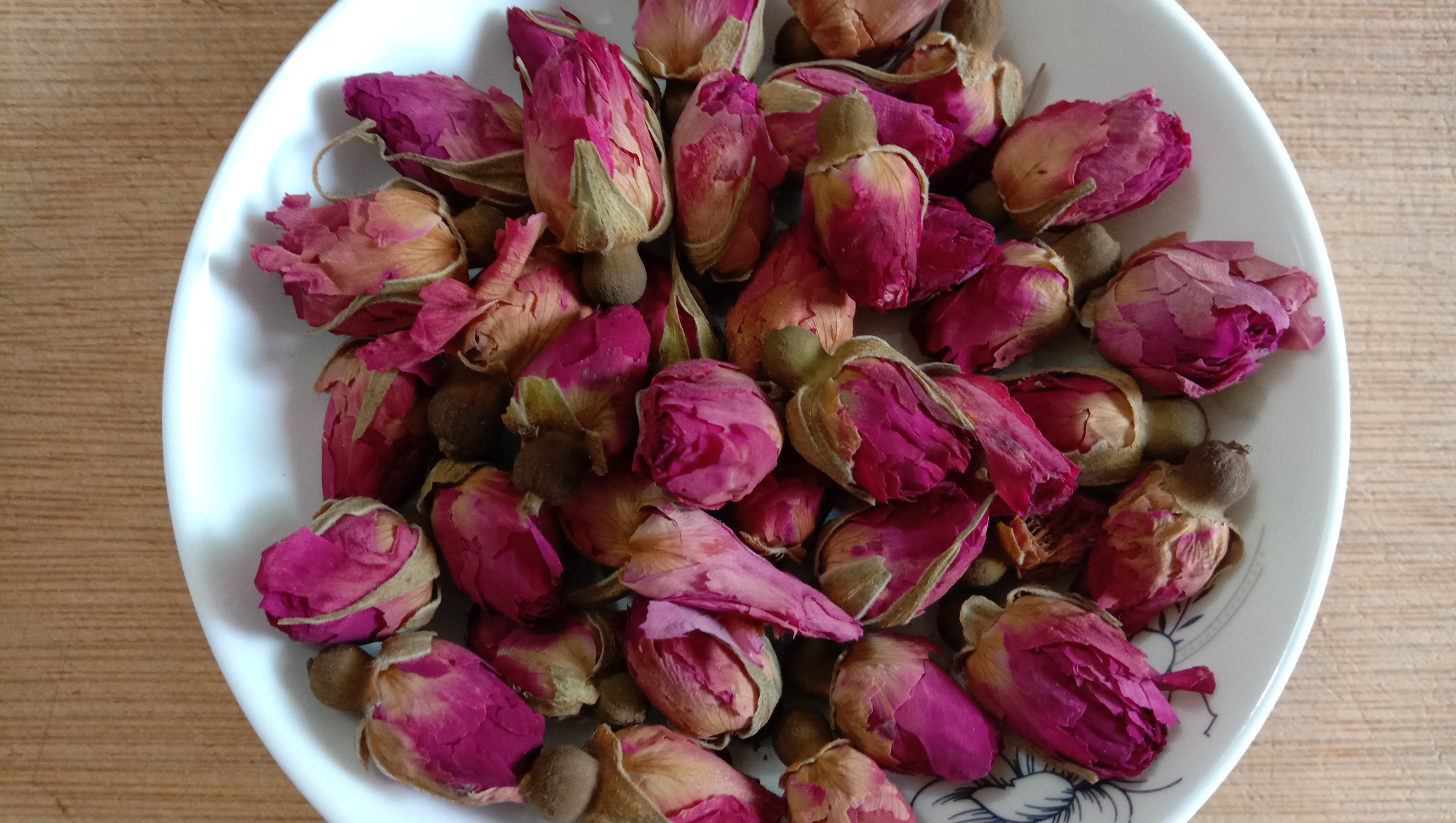 体内火旺喝什么花茶,阴虚火旺喝玫瑰花水