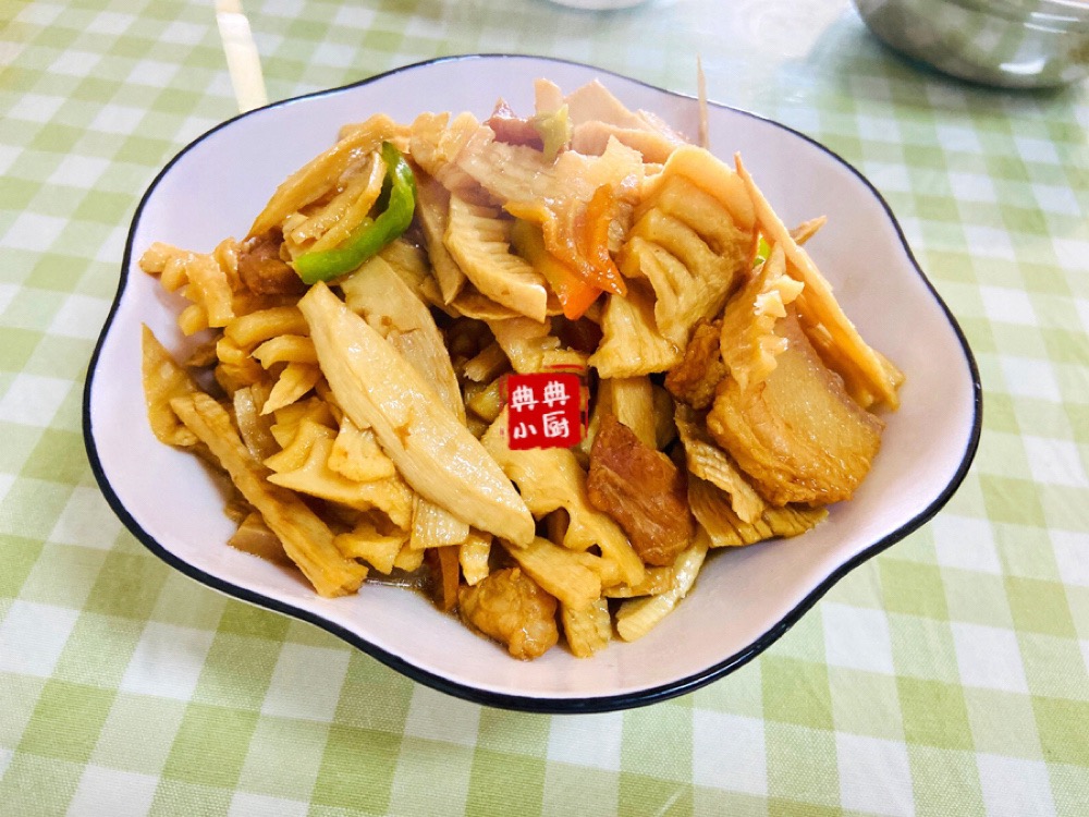 春笋干烧肉的家常做法,腊肉炒笋干的家常做法