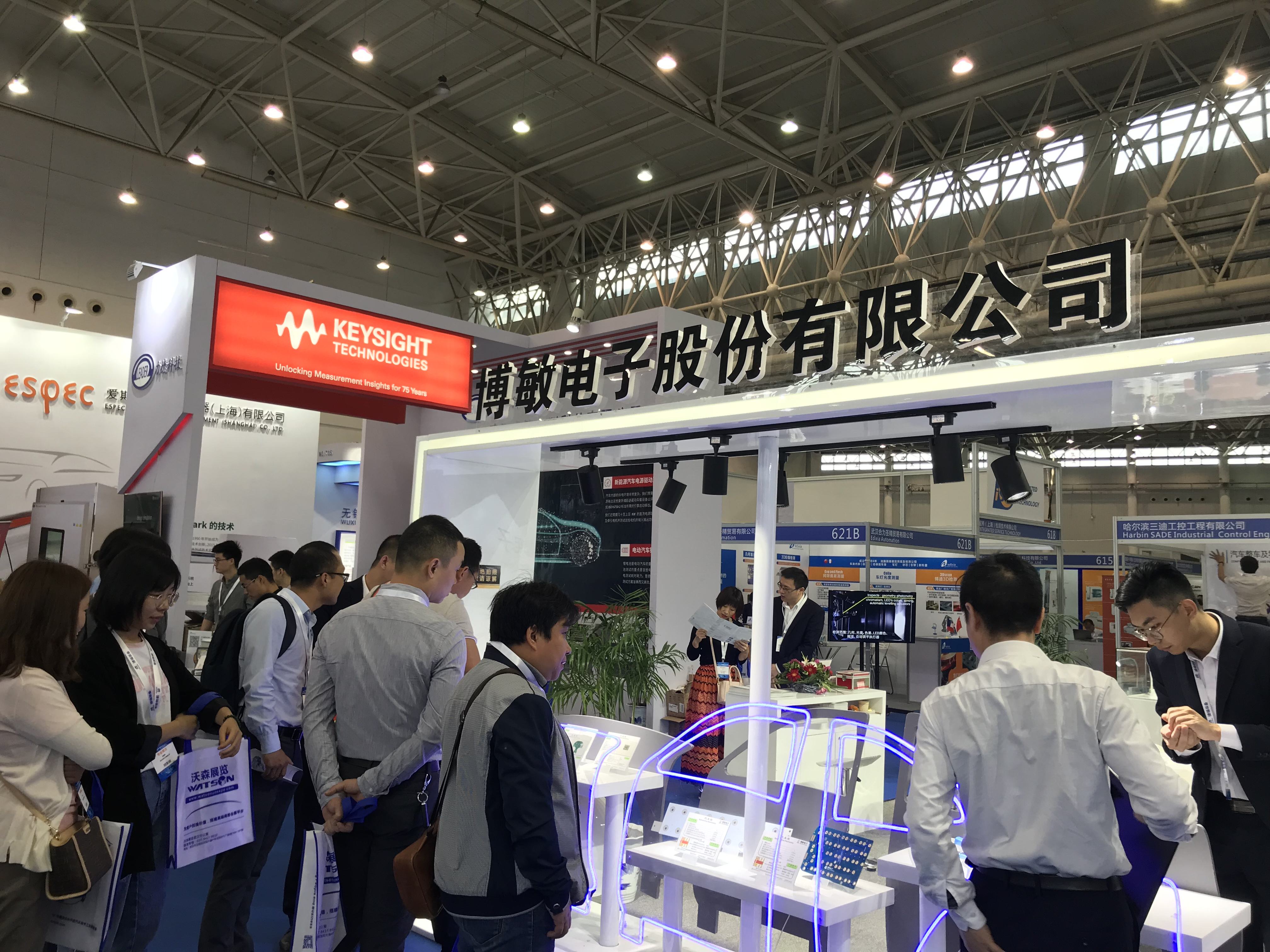 梅州电路板富豪：高中毕业打工，28岁创业，50岁公司上市成大佬