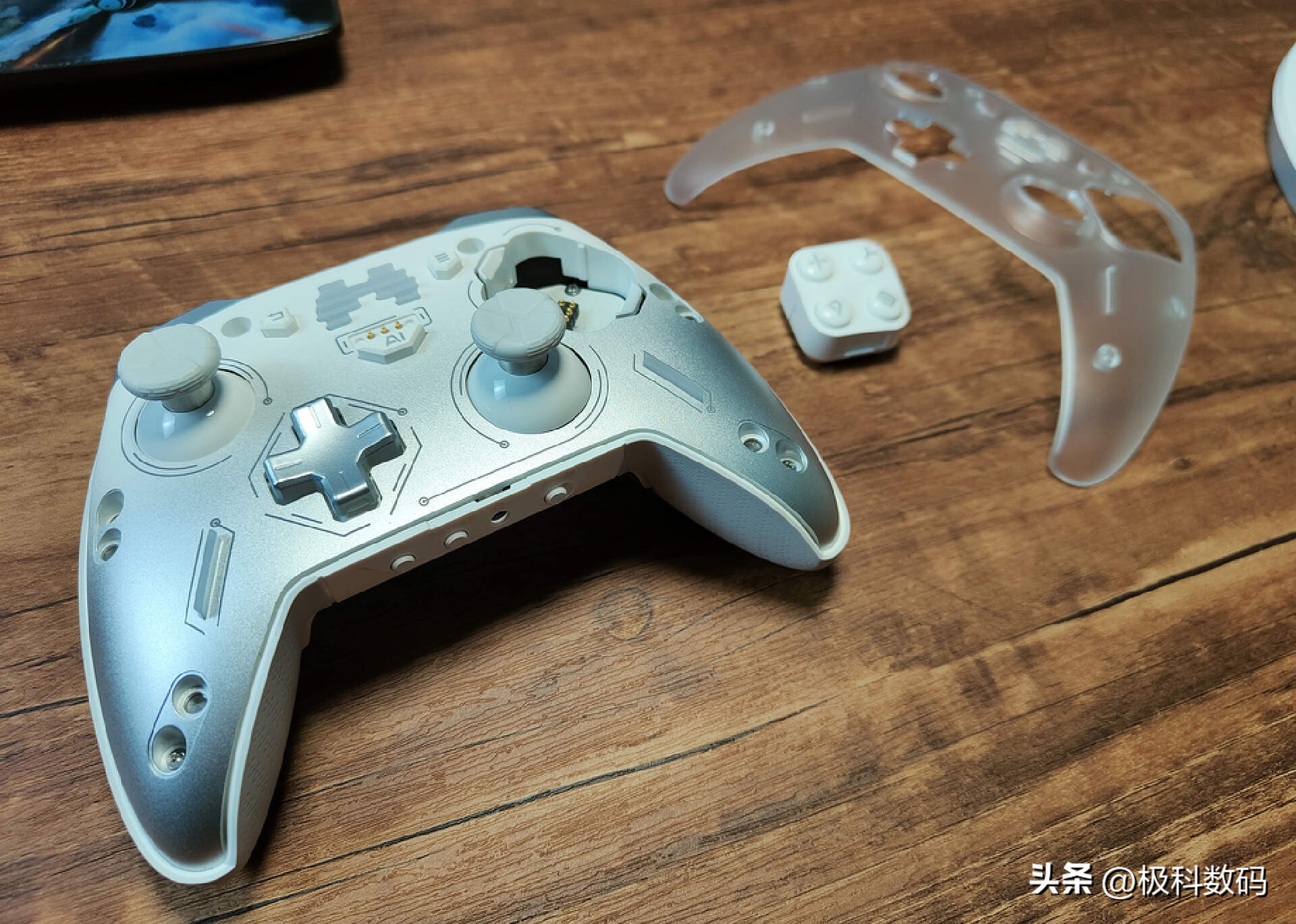 北通宙斯手柄尺寸和xbox手柄对比,北通宙斯手柄和switchpro手柄比较