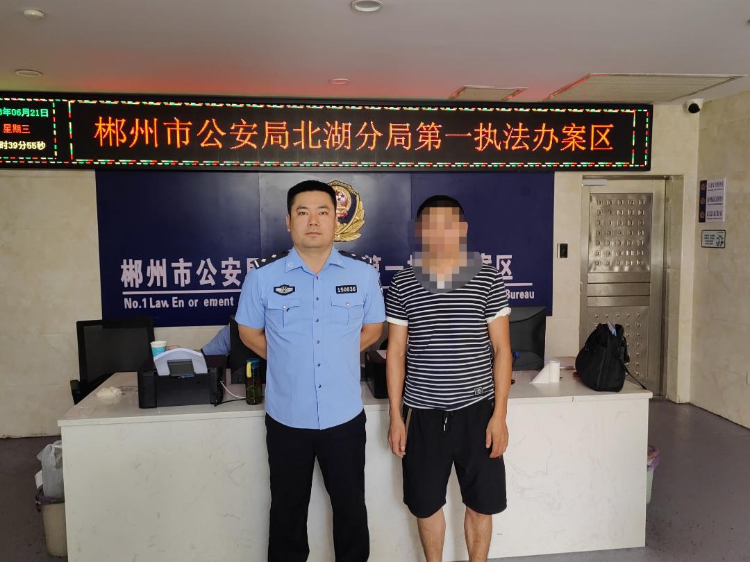 斑马线未礼让狗怎么处罚,曝光郴州不礼让斑马线违法车辆