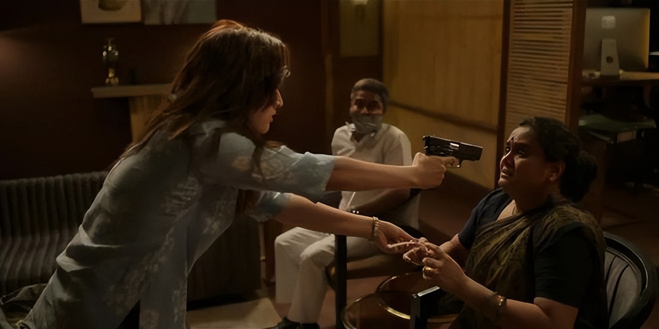 印度幼师绑架16名学生电影,印度幼儿园劫持孩子和老师电影