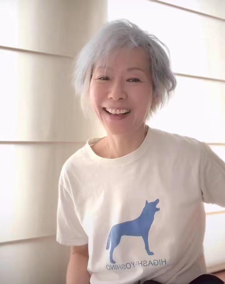 69岁的赵雅芝和60岁的叶童,69岁赵雅芝与59岁的叶童庆生