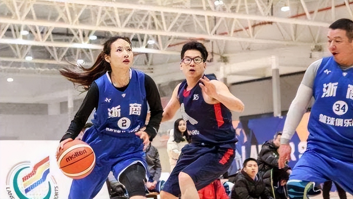 中国女篮王思雨照片好看一点的,徐杰和张茹王思雨身高啥关系