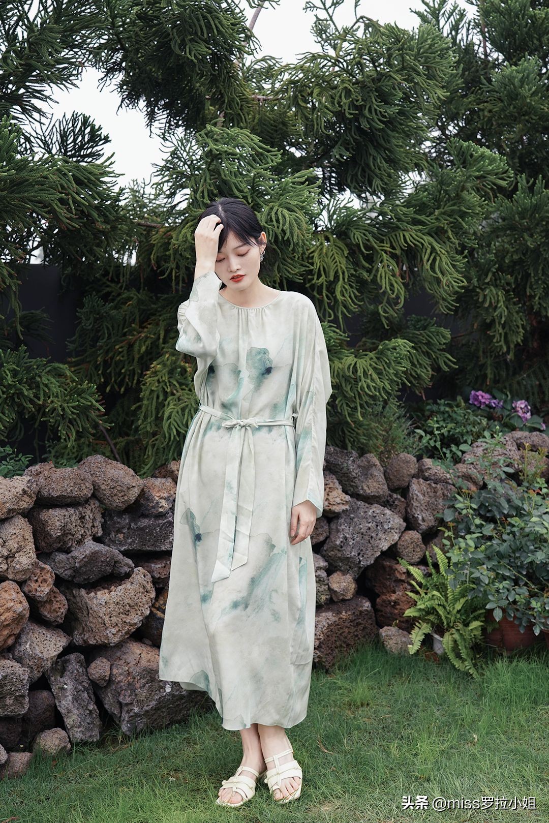 适合旅游连衣裙高级感秋季,出游连衣裙高级感穿搭轻奢