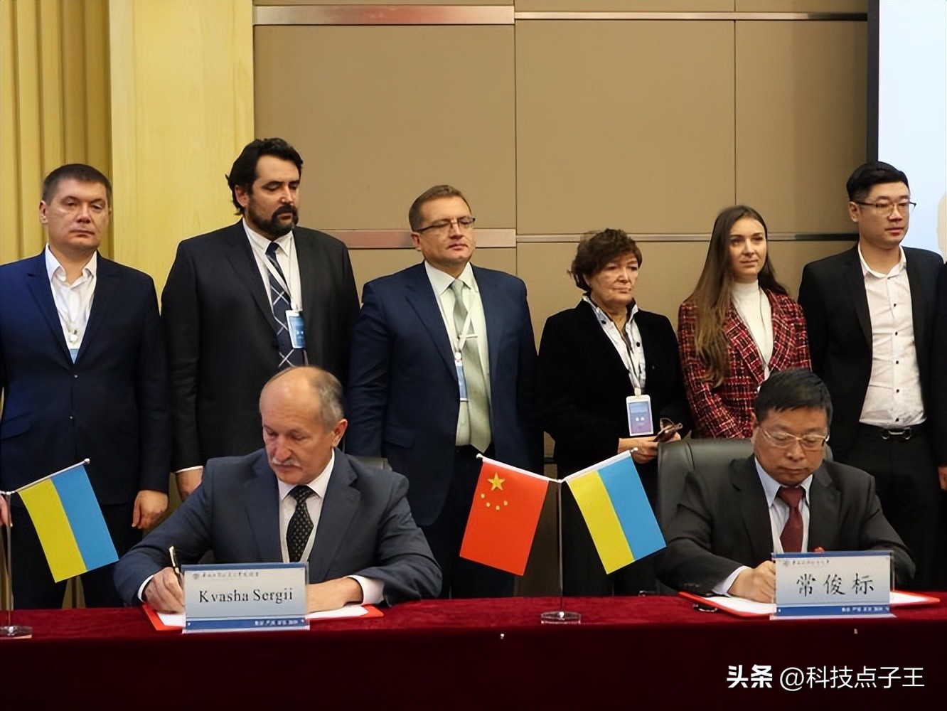 乌克兰欠美国多少武器债,乌克兰欠的军费怎么还