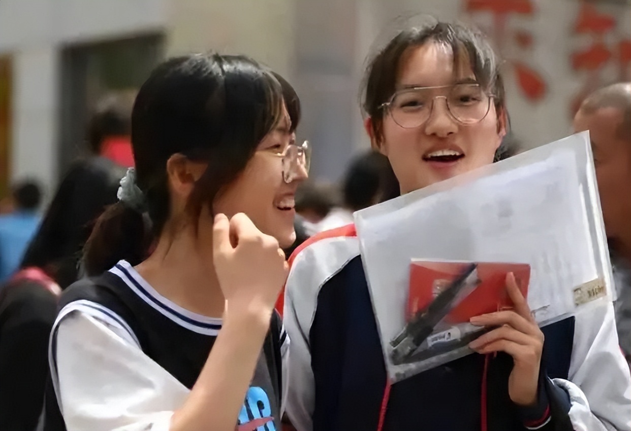 文科和理科学哪个更容易就业,文科生就业出路