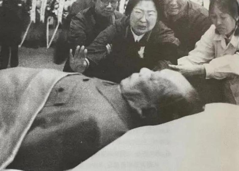 89年毛主席遗体防腐每年花费引质疑，徐静揭秘：天价护理费系谣传