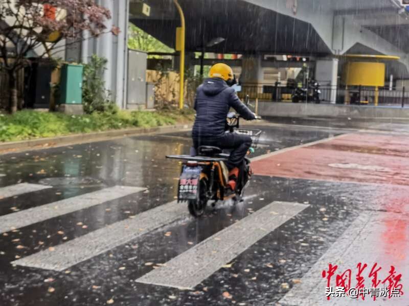 骑手月入过万零差评,官方回应骑手日收入过万