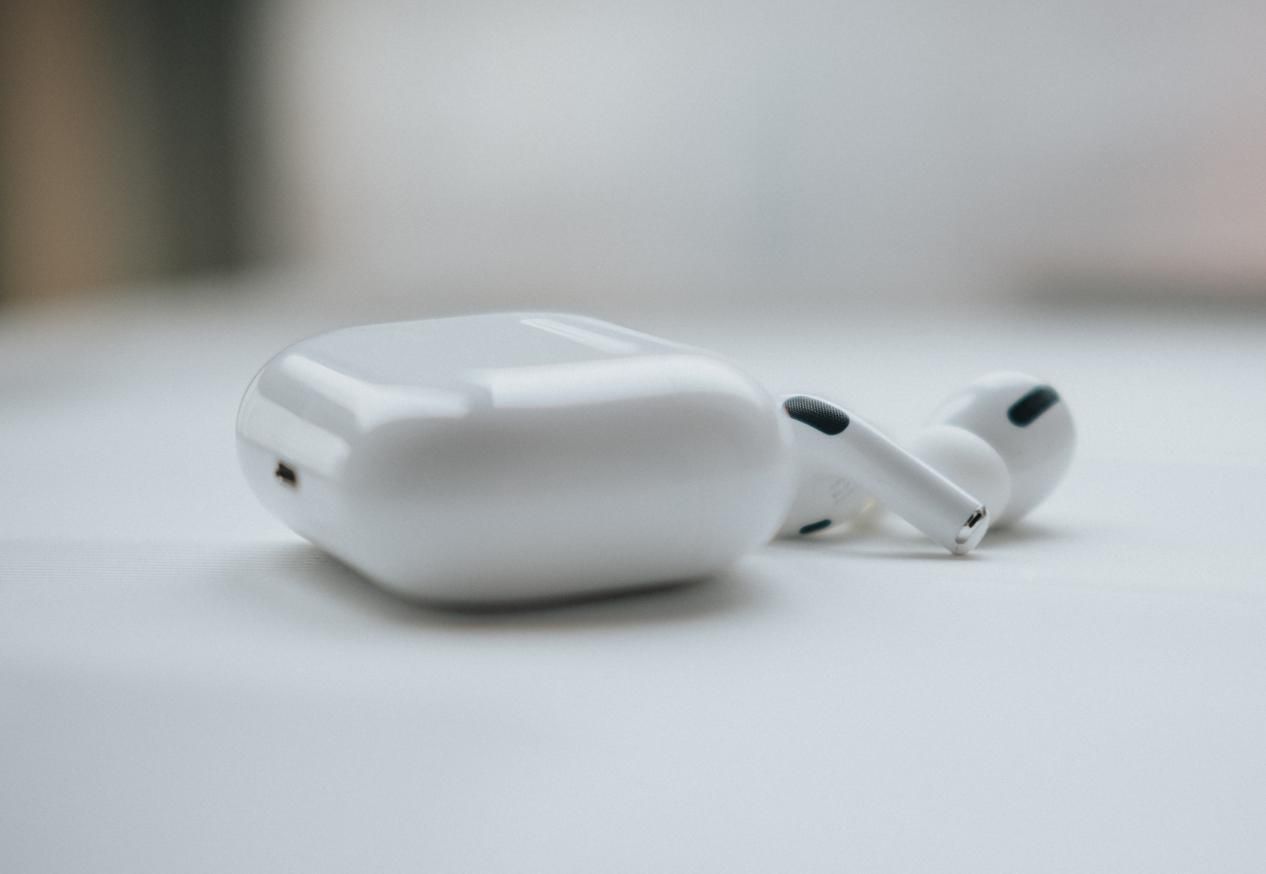 tws蓝牙耳机最新发布 (tws耳机跟普通蓝牙耳机有什么区别)