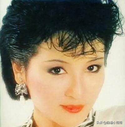 谢贤赌博欠债被抓,谢贤演赌神被扔下楼