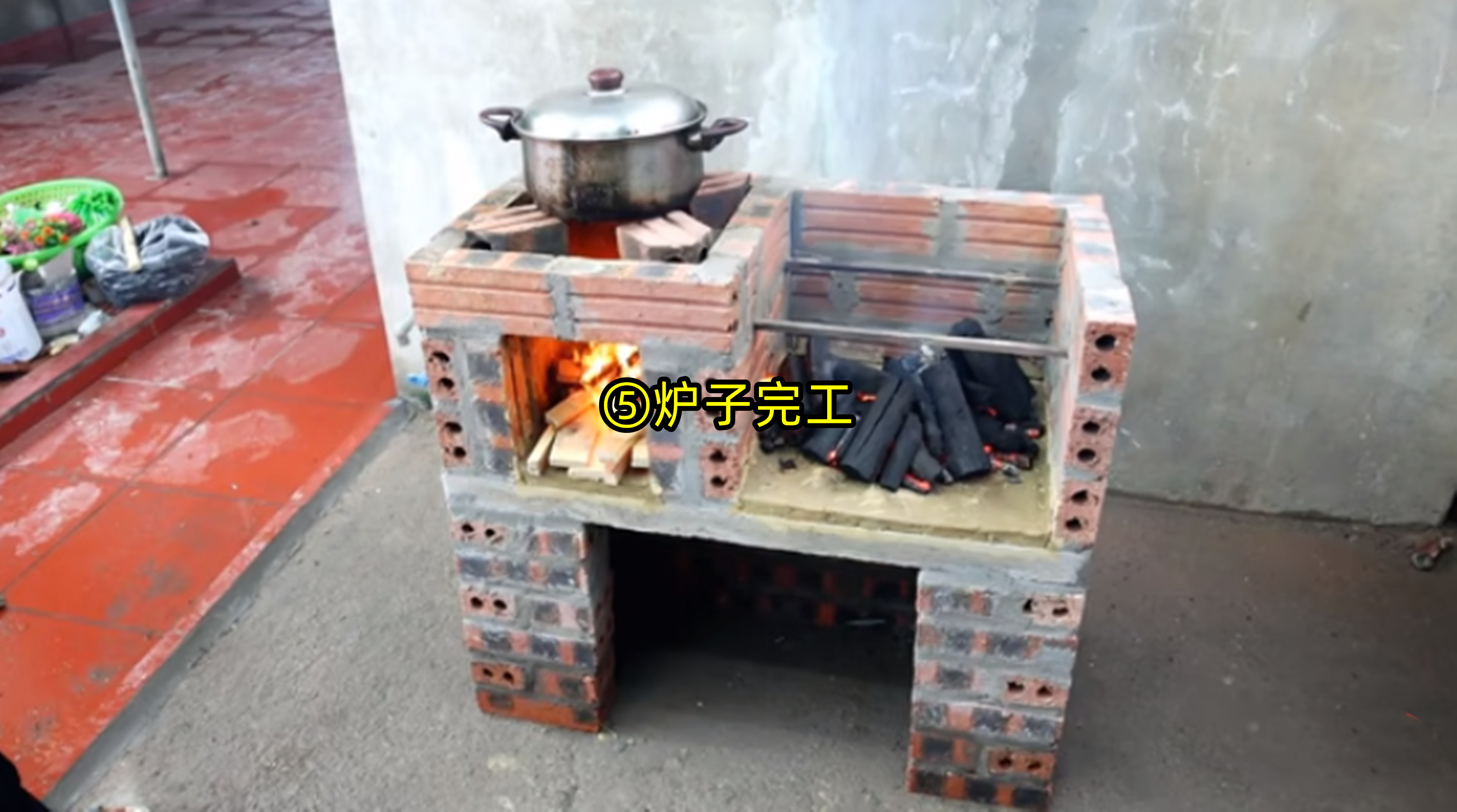 用红砖砌的柴火小炉子,怎么用红砖砌一个柴火炉