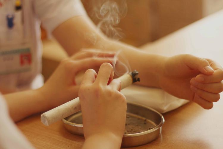 肛周脓肿中医三黄膏,紫草膏可以治肛周脓肿吗