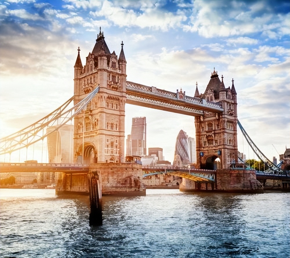 伦敦塔桥有什么寓意,伦敦塔桥在伦敦中心吗