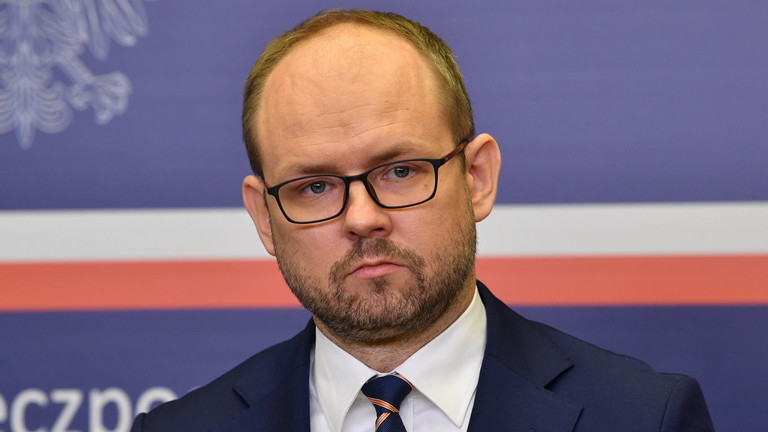 波兰向德国索要巨额二战赔款,二战后德国向波兰支付了多少赔款