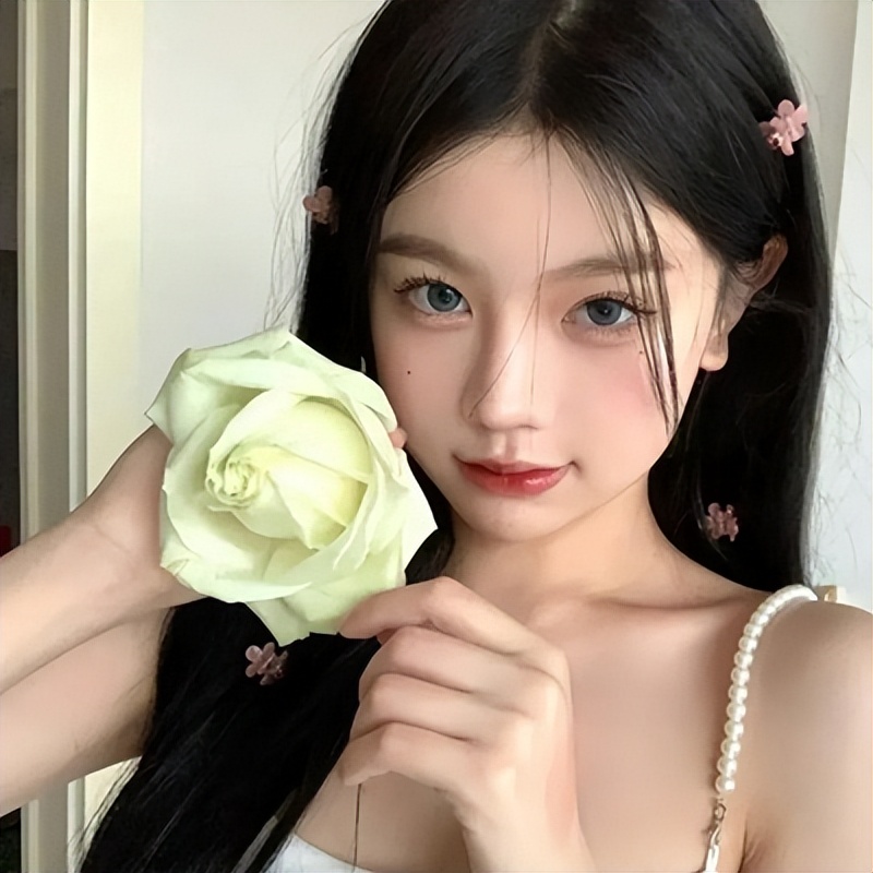 好看的精致头像女人味十足的,有艺术气息的头像唯美女