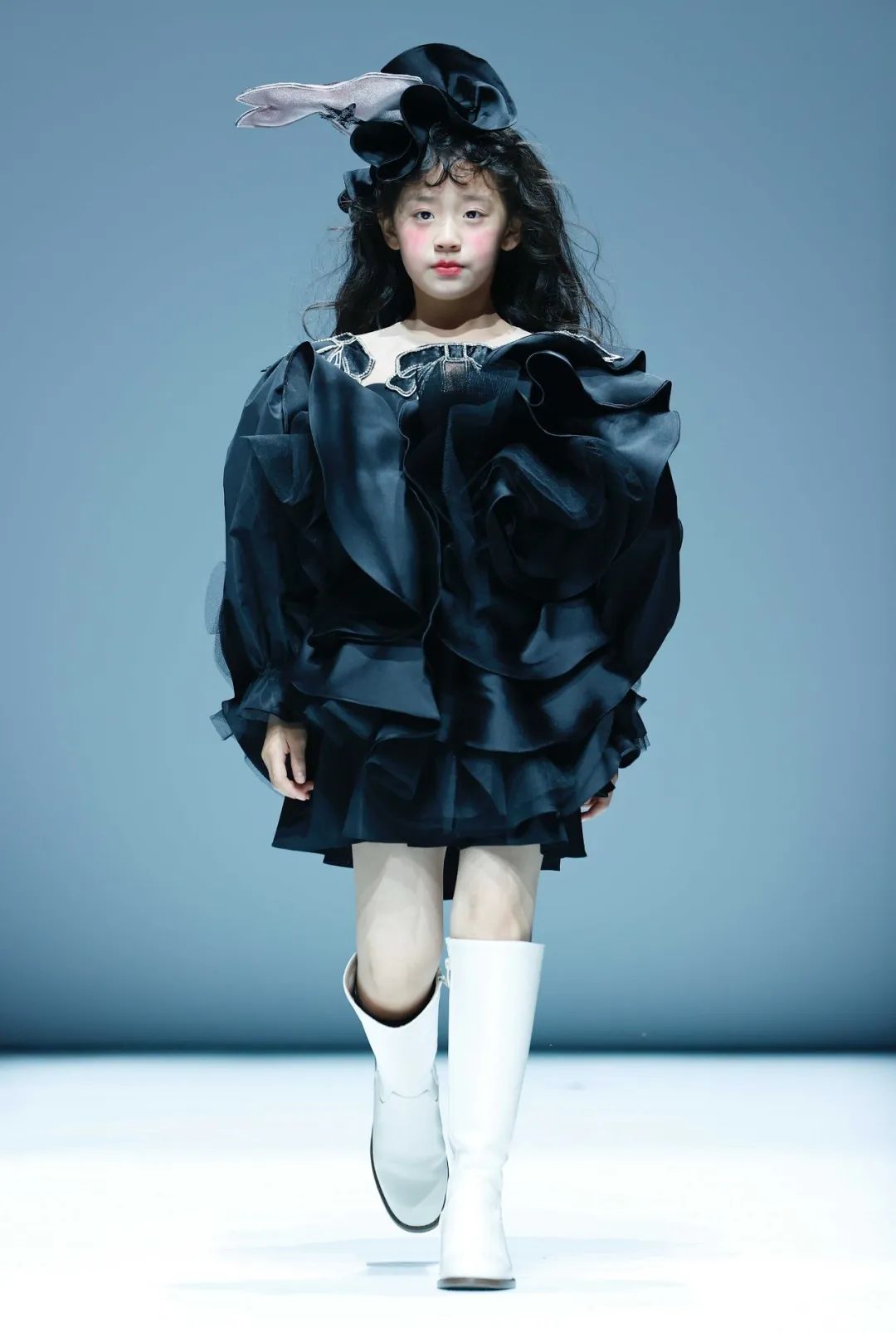 “铁皮青蛙”玩起来！|AW23童话小镇童装报名开启！