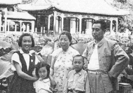 名人故事（人民公仆周恩来）