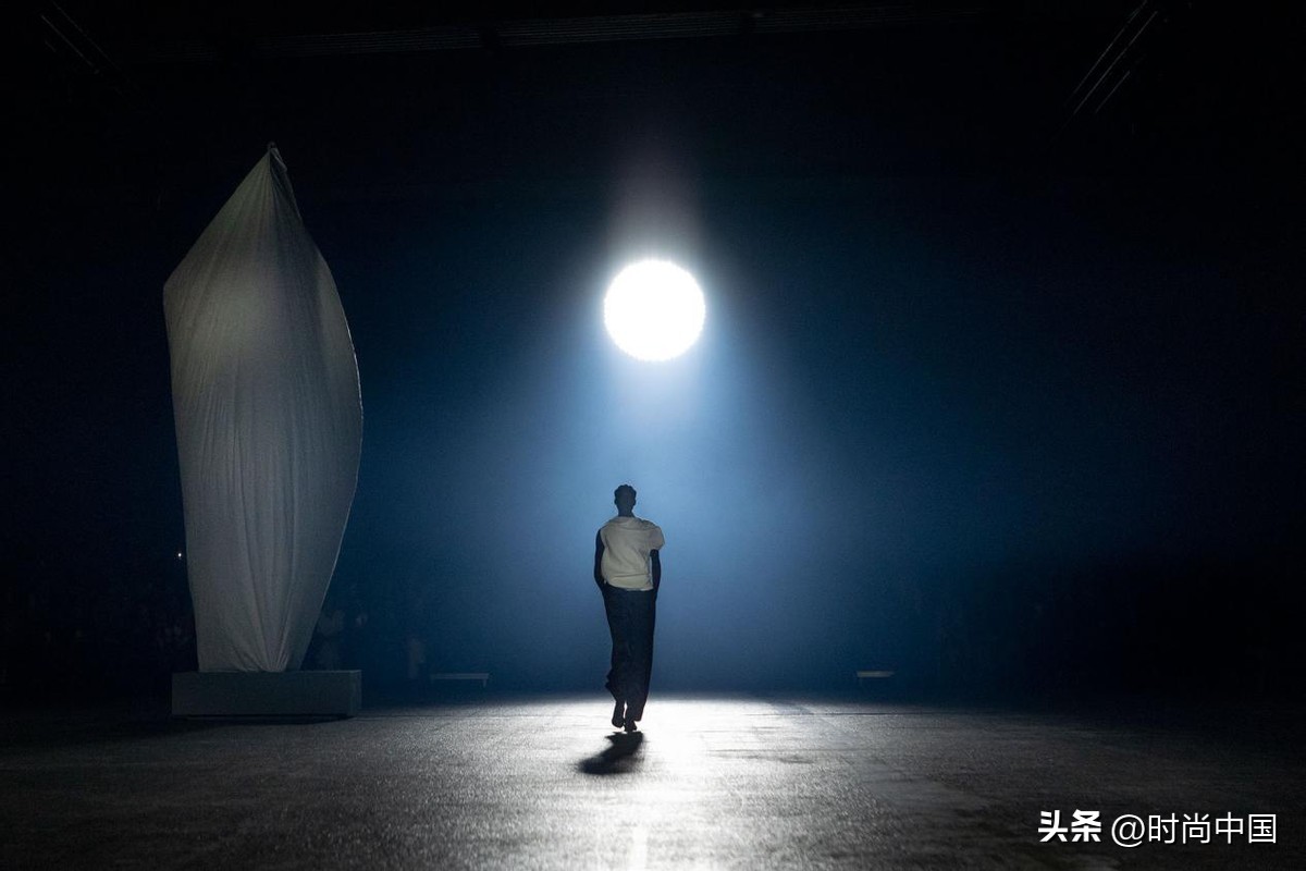 时尚发布|ISSEYMIYAKE2023春夏系列AFormThatBreathes