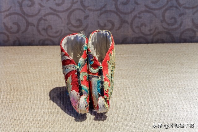 婴童网店被曝售缠足专用袜,母婴店缠足专用袜