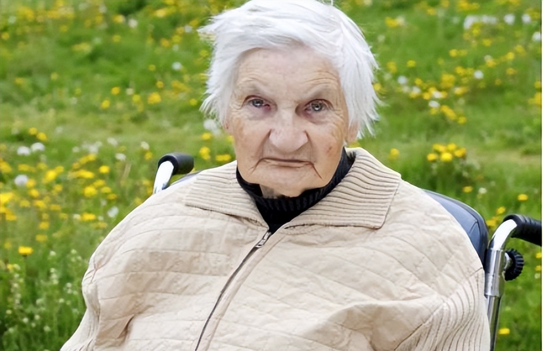 睡觉手指发麻发胀是什么症状,新冠有手指发麻的症状吗