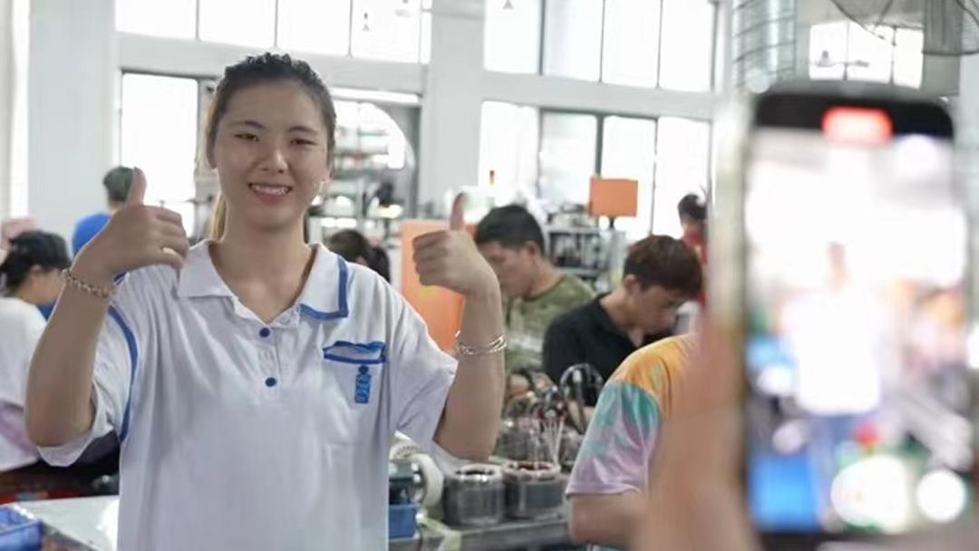 3000多聋人，在她的直播间找到了工作