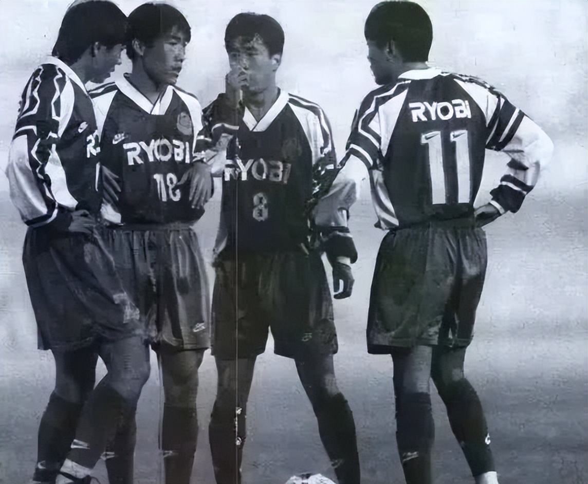 张稀哲助攻张玉宁董路,张稀哲推射破门