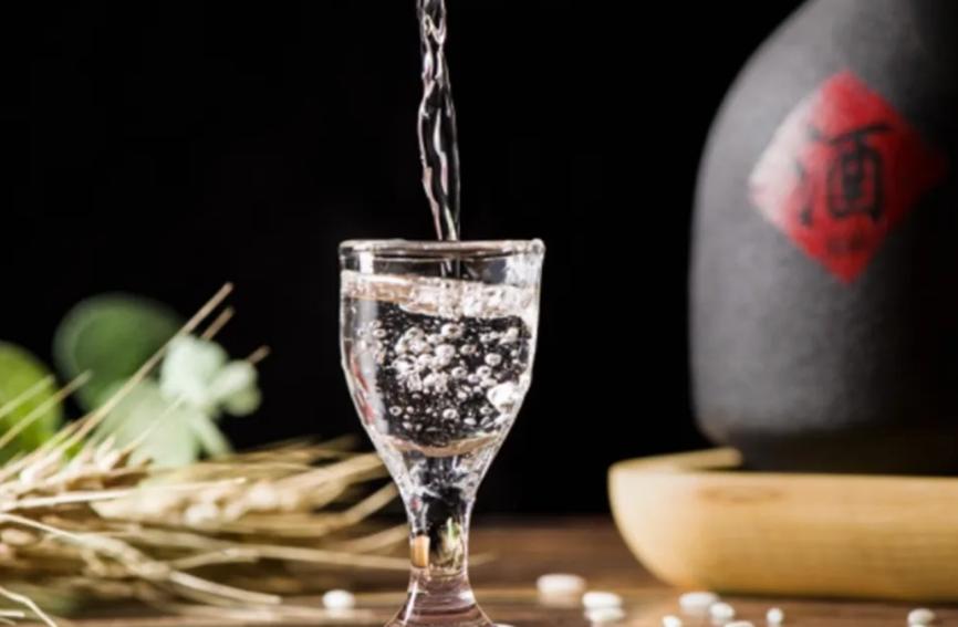 贵州能和茅台酒媲美的酱香酒,贵州大曲和茅台王子酱香经典