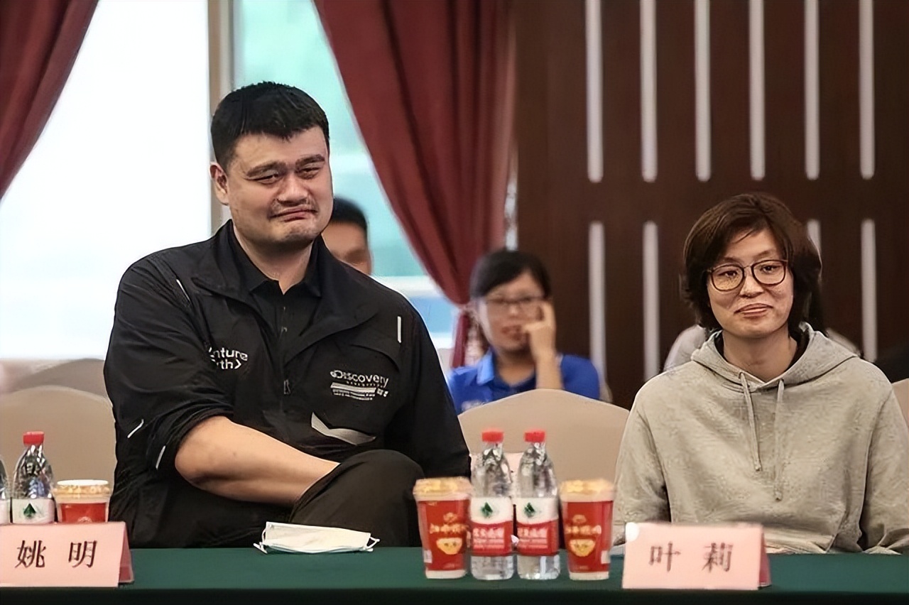 姚明叶莉个人简介,姚明和老婆叶莉高清视频