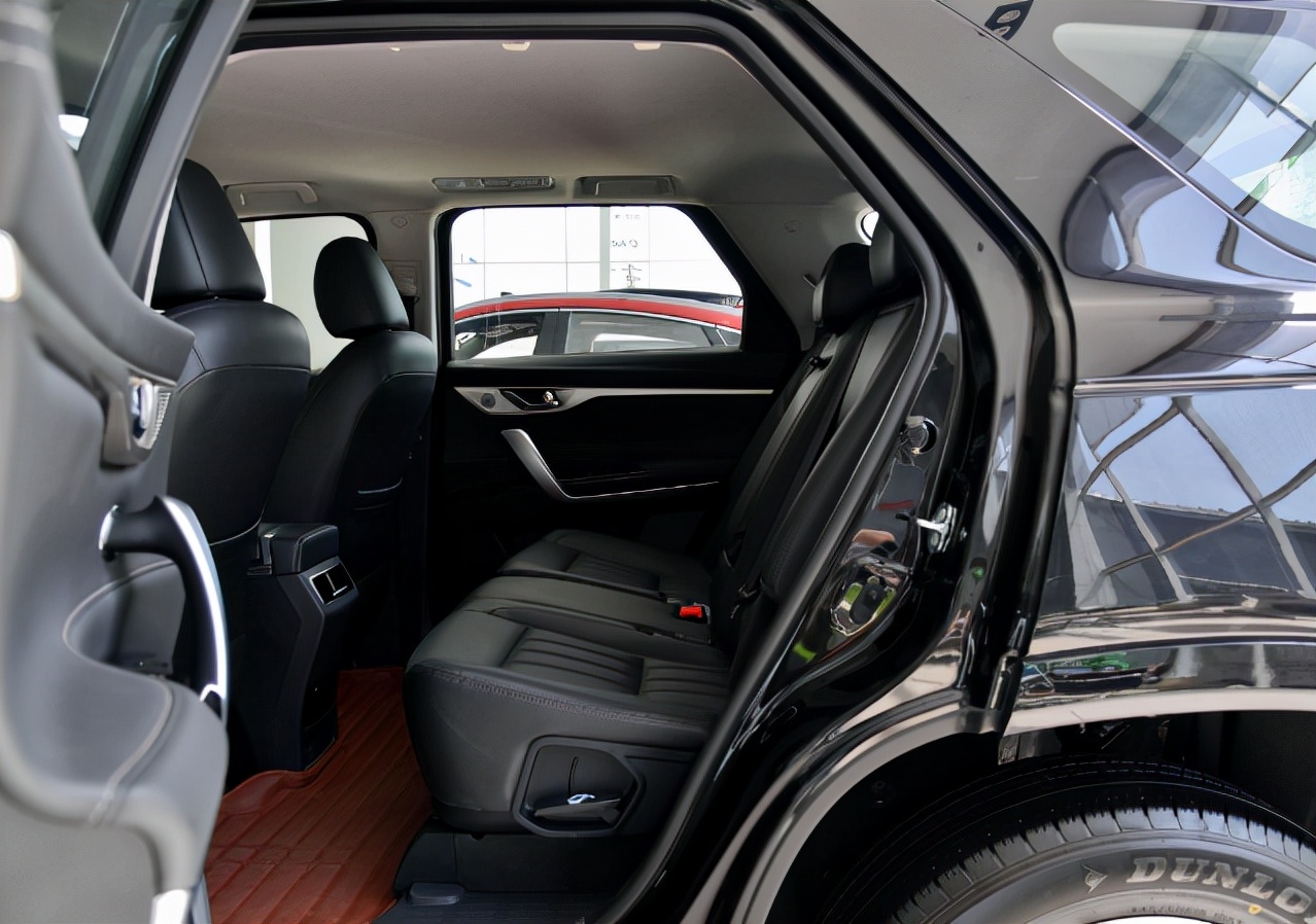 17.58万的车,长安cs95最新款的七座