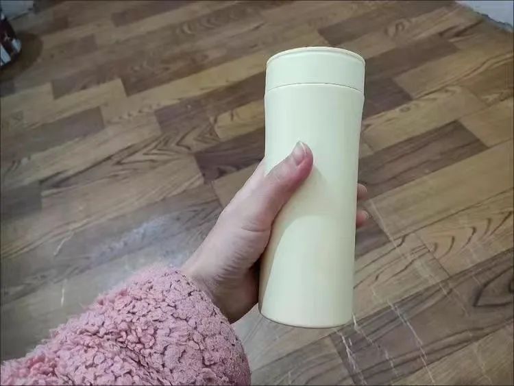 保温杯里的四种饮品不能放,这五种饮品不宜装进保温杯