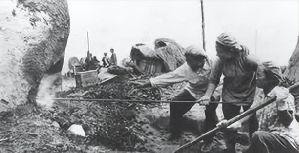 1952年救命恩人被举报贪污，毛主席惊讶：这不可能，我要问问恩来