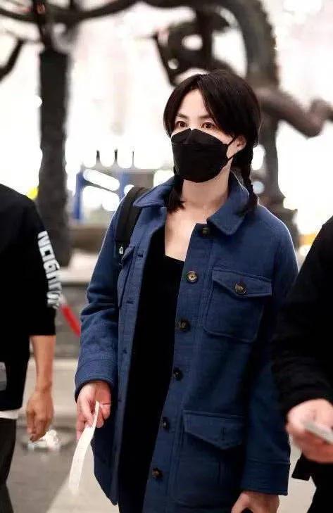 网友晒王菲谢霆锋同框照,王菲谢霆锋高调秀恩爱久违的同框