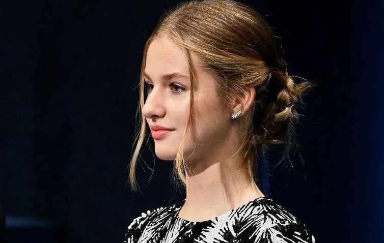 西班牙球星加维：“诸神黄昏”里刮起的“青春风暴”