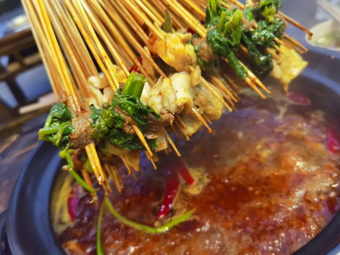 钢管厂五区小郡肝串串宽窄巷子,钢管厂五区小郡肝串串多少钱一串