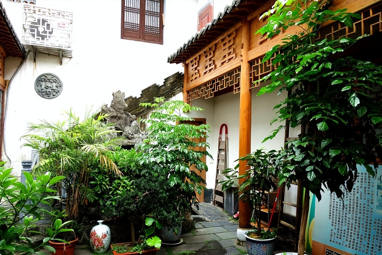 逛景德镇陶瓷市场,景德镇逛逛古镇了解陶瓷文化