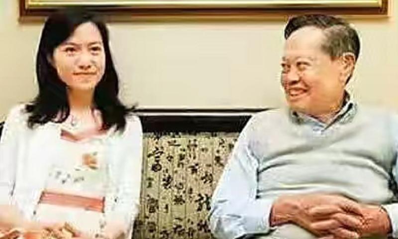 她是所有韩国男人的女神，却甘愿当小三嫁57岁导演，败尽多年名声