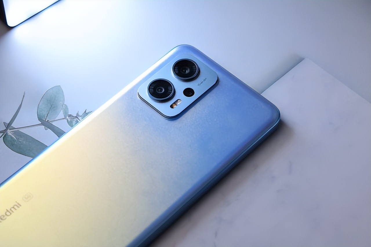 售价1639做到千元性价比第一！5000mAH+旗舰芯+67W！红米动真格了