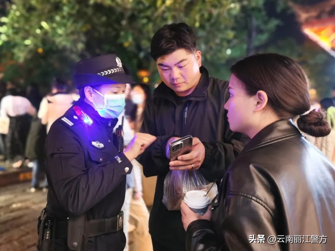 4500名警力加强安保措施,出动警力2100余人次护航群众出行