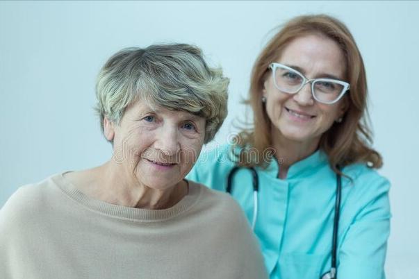 查出有尿蛋白就要住院吗,血压高引起的尿蛋白能治愈么