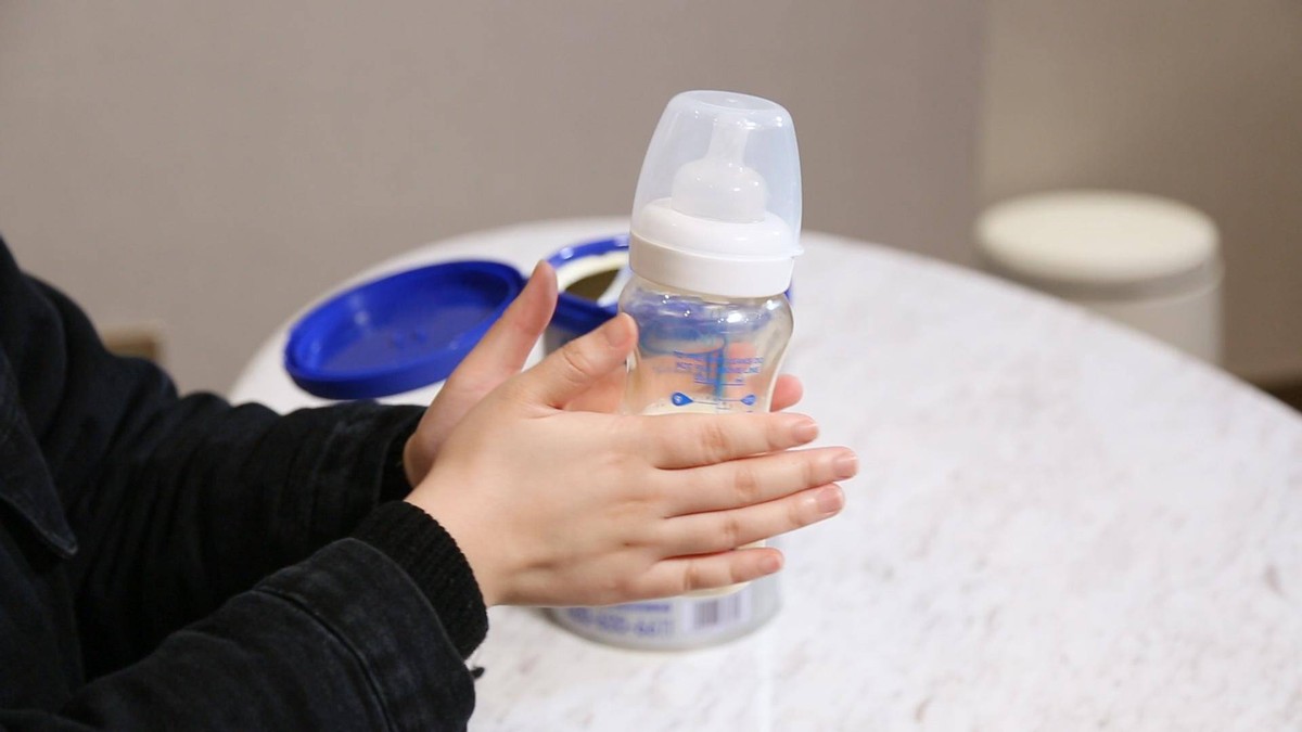 吸一次1500元，甚至还有包年、包夜，人乳交易乱象震碎人的三观