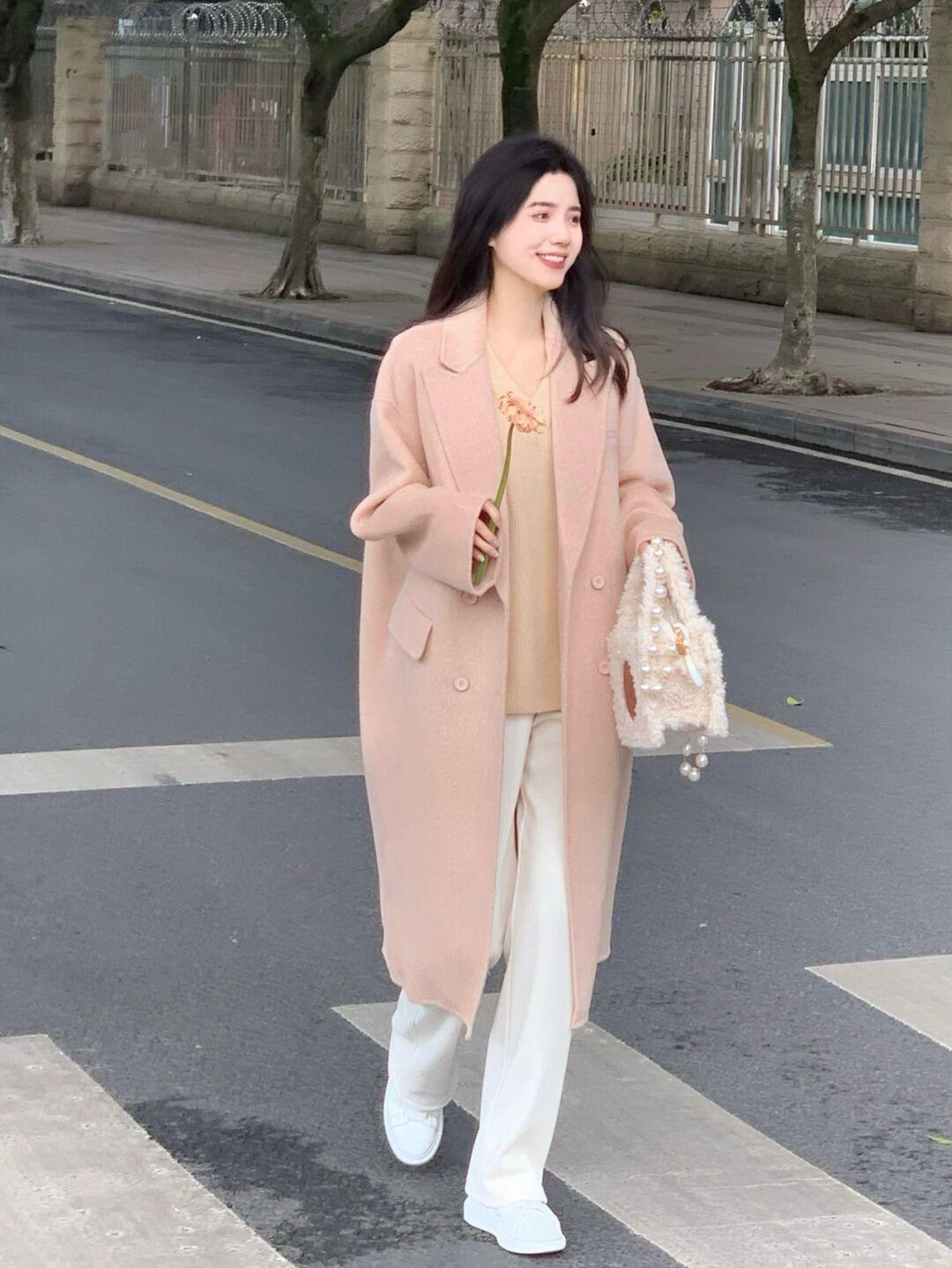 冬天穿什么大衣比较好看20岁,大衣穿搭怎么拍出韩剧女主的感觉