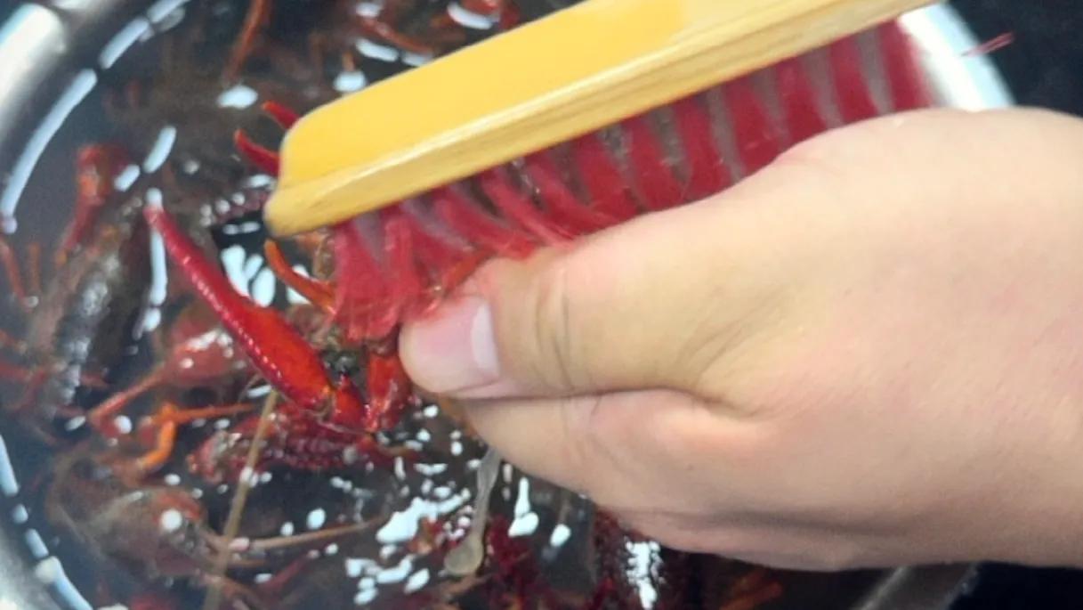 怎么做小龙虾比较入味好吃,怎么做小龙虾既入味又弹