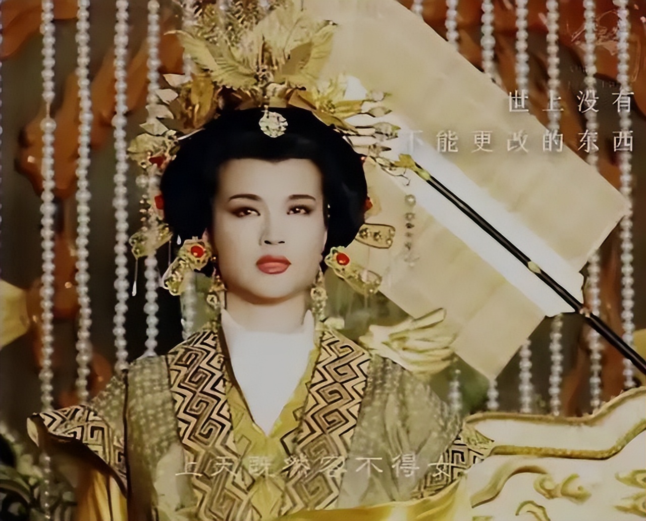 她也翻车了？？明明那么美，却被造型毁到没眼看，她这是怎么了？