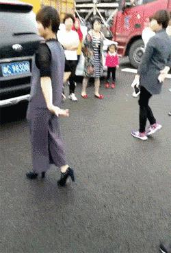 大街上看到的一幕万万想不到,大街上的一幕视频